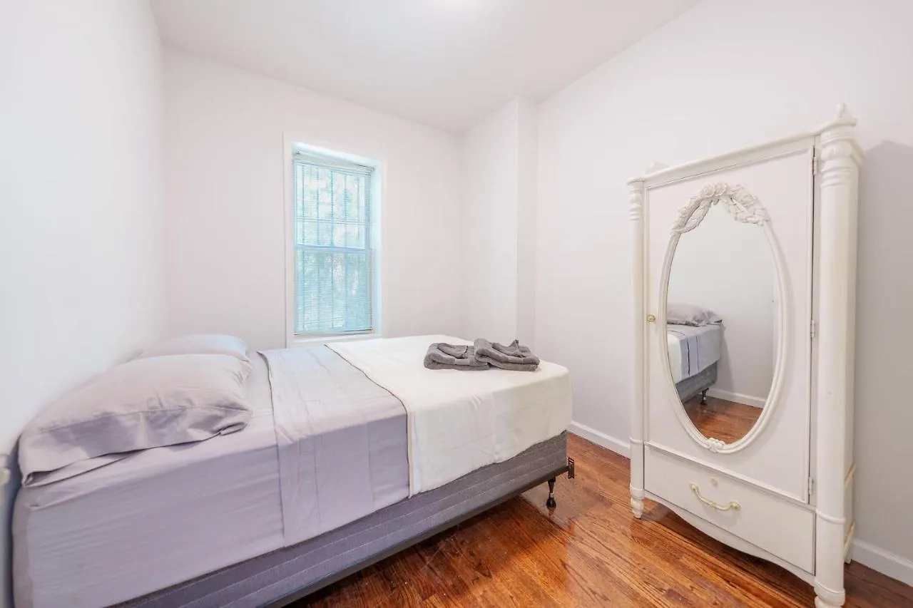 Lovely 2 Bedroom In The Hearts Of Crown Heights 纽约 公寓